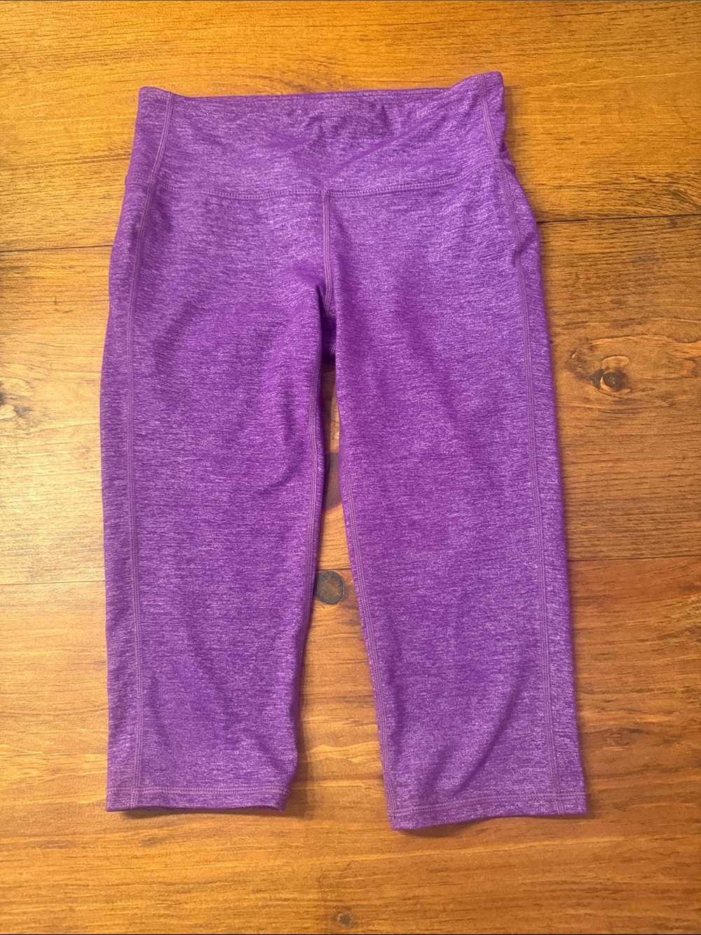 Athleta Purple Capri Leggings 15 inch inseam and 13 inch waist